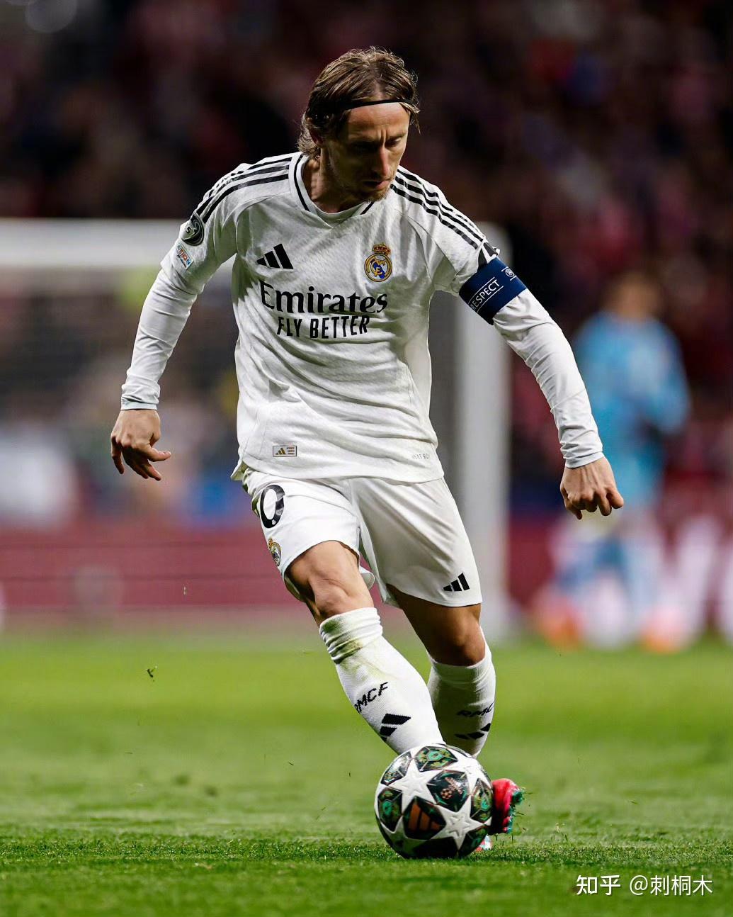 扑克高手如何应对波动（职业牌手如何应对波动）