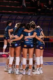 职业玩家如何处理连续Bad Beat后的技术判断？（职业牌手在连续Bad Beat后如何进行技术性判断？）